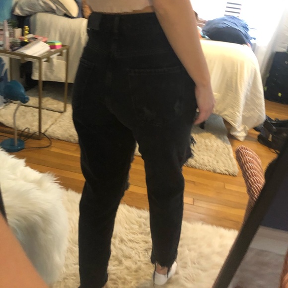❌SOLD❌NWT Black Zara Distressed Mom Jeans - Picture 5 of 5